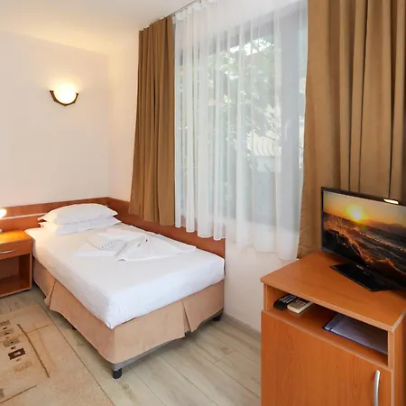 Guest house Nirvana 3*