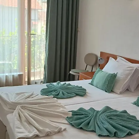 Nirvana Guest house 3*