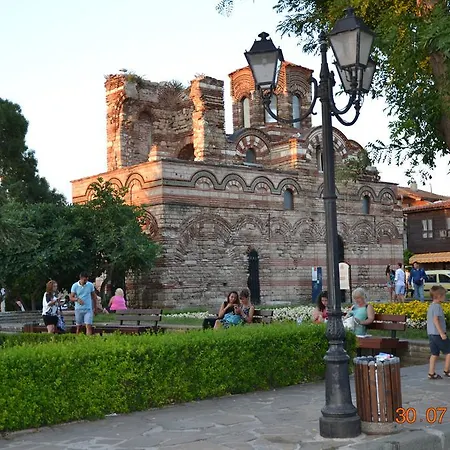 Guest house Nirvana 3*